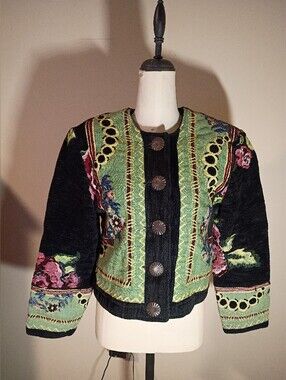Gorgeous Vintage Floral Embroidered Tapestry Jacket